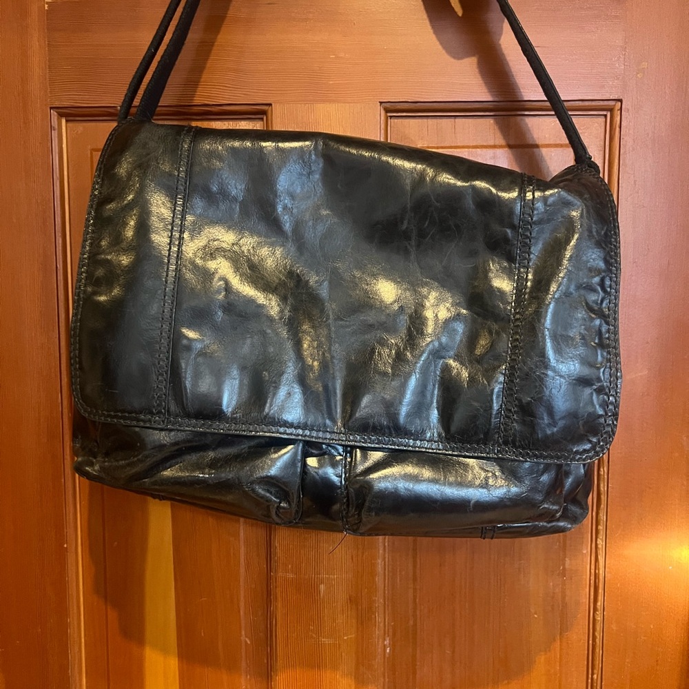 Fossil Shiny Black Leather Messenger Bag - Picture 10 of 14